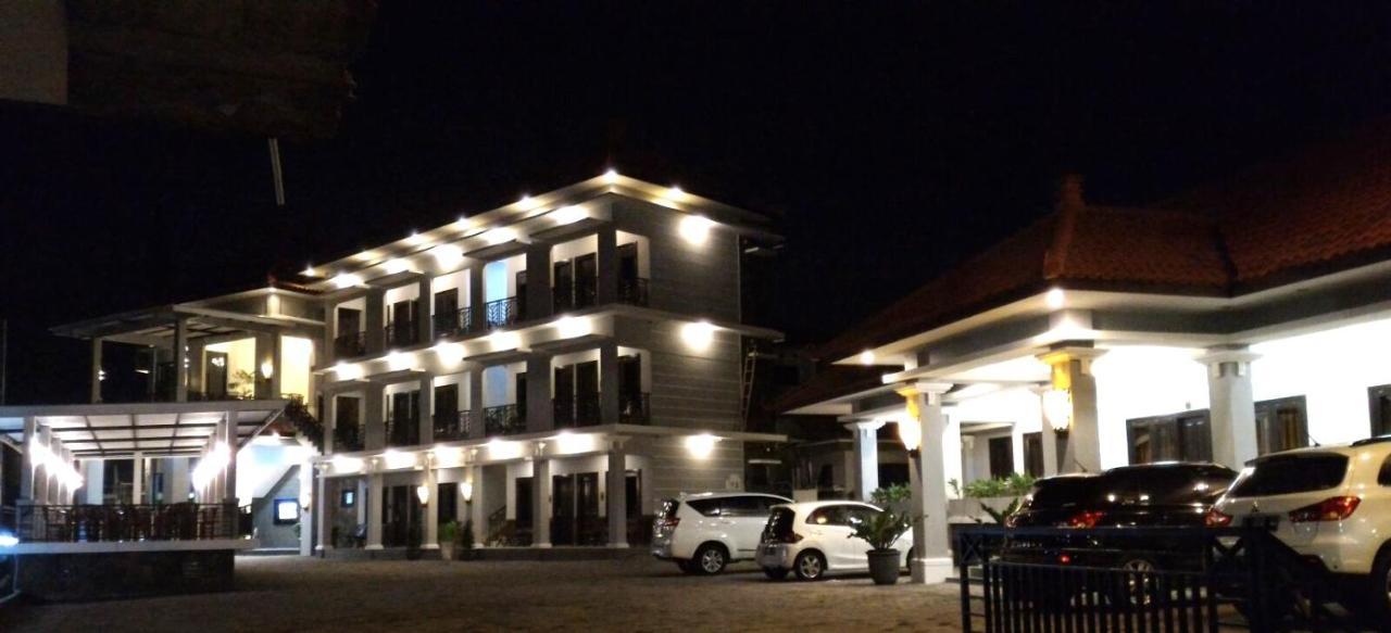 Avila Ketapan Rame Hotel Prigen Exterior photo