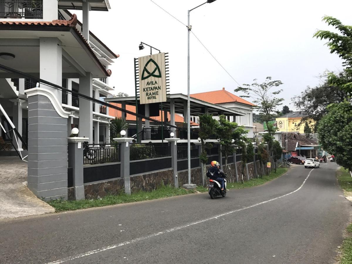 Avila Ketapan Rame Hotel Prigen Exterior photo
