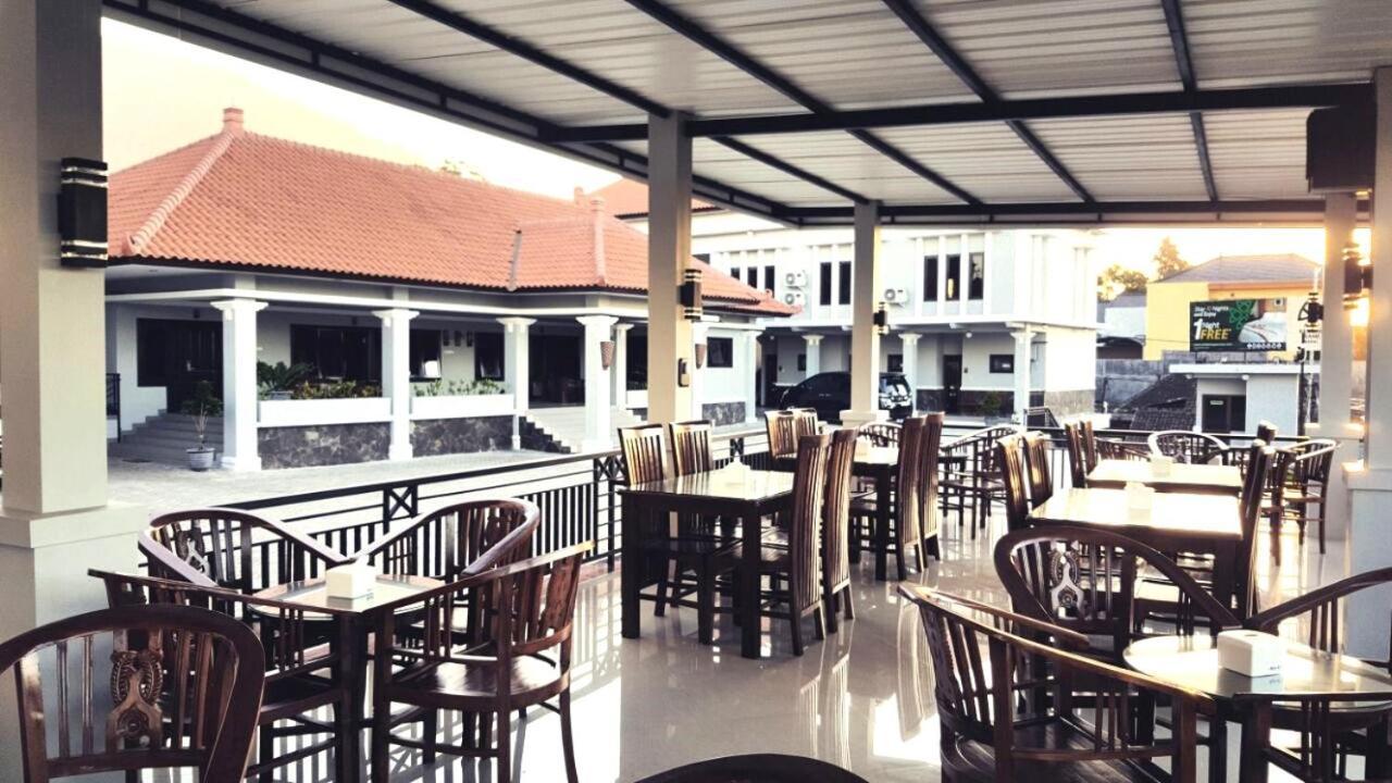 Avila Ketapan Rame Hotel Prigen Exterior photo