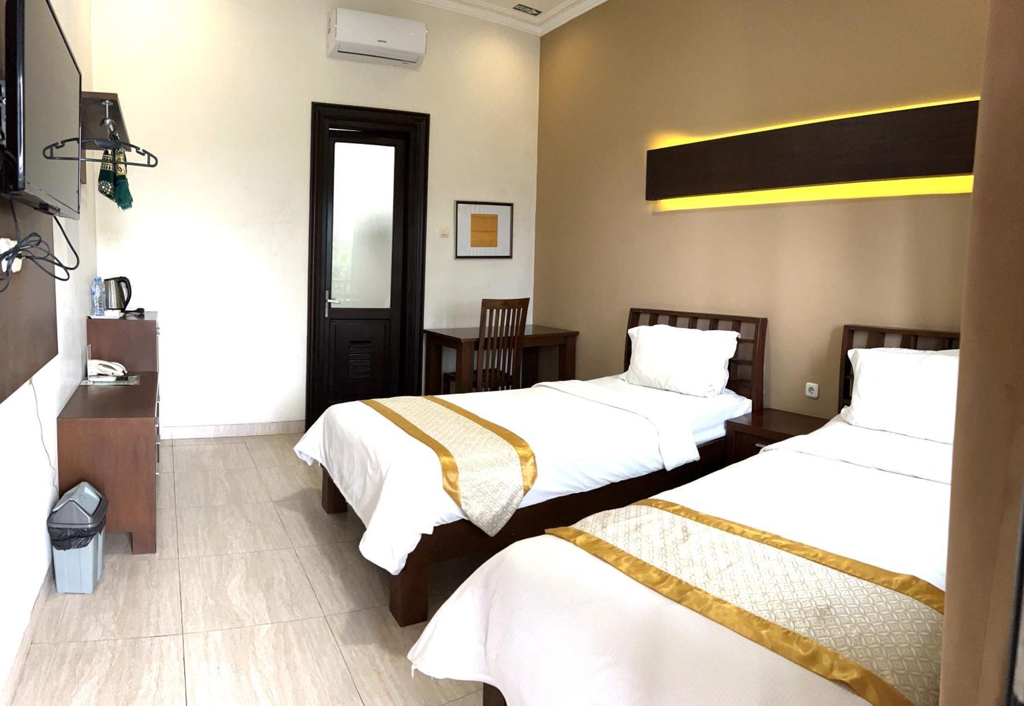 Avila Ketapan Rame Hotel Prigen Exterior photo