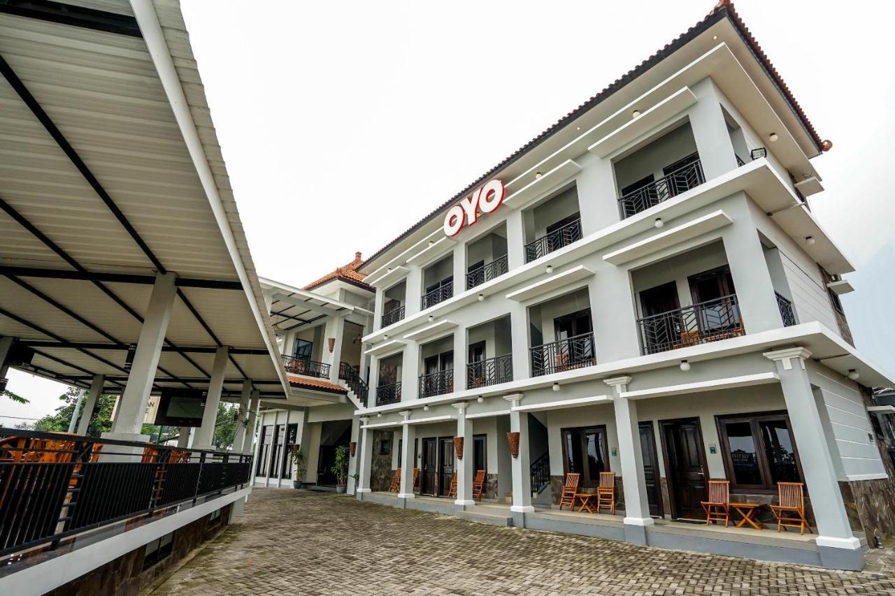 Avila Ketapan Rame Hotel Prigen Exterior photo